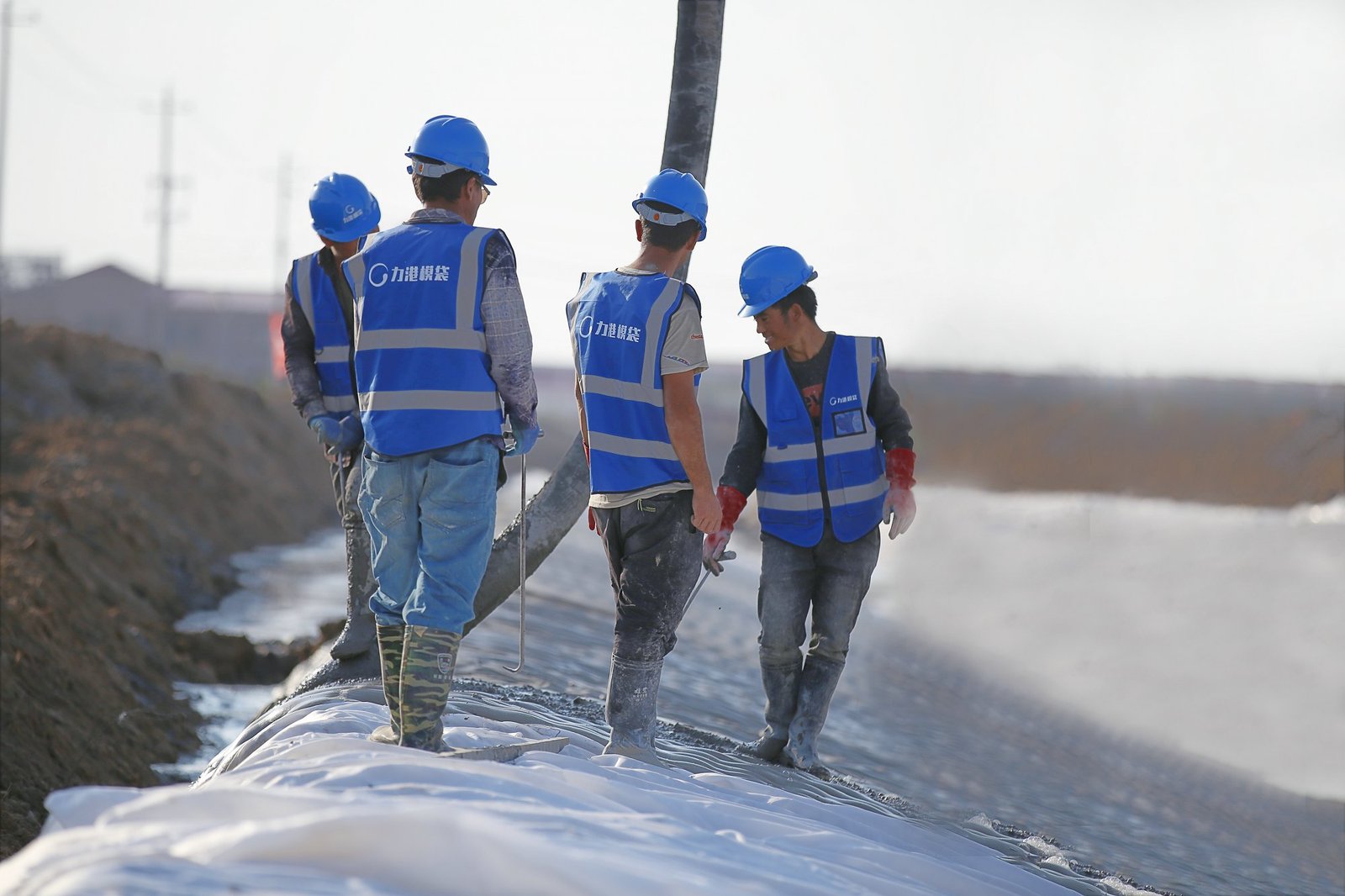 Filter Point Concrete Mattress Embankment Installation