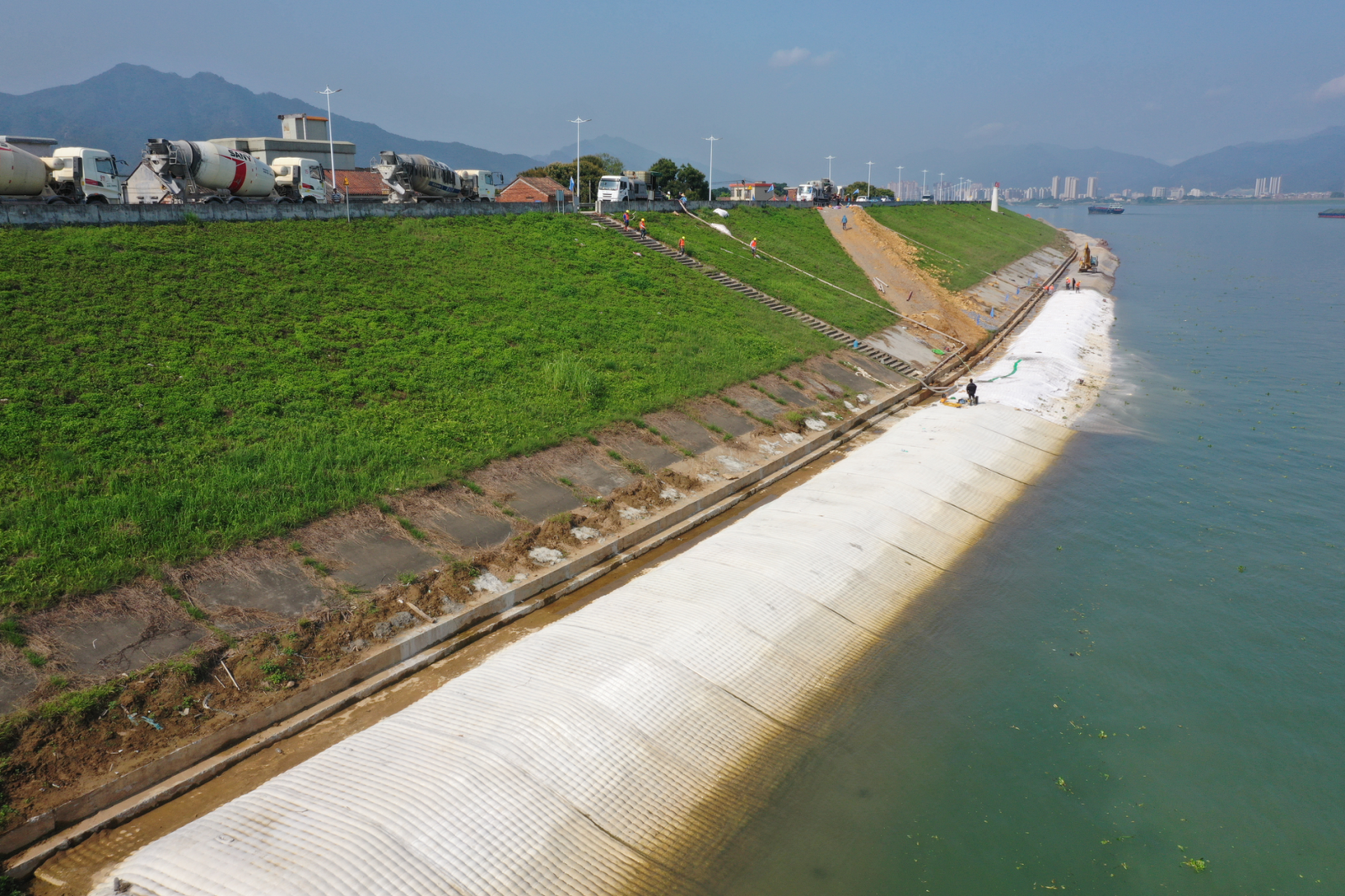 Riverbank Erosion Control Concrete Mattress Installation